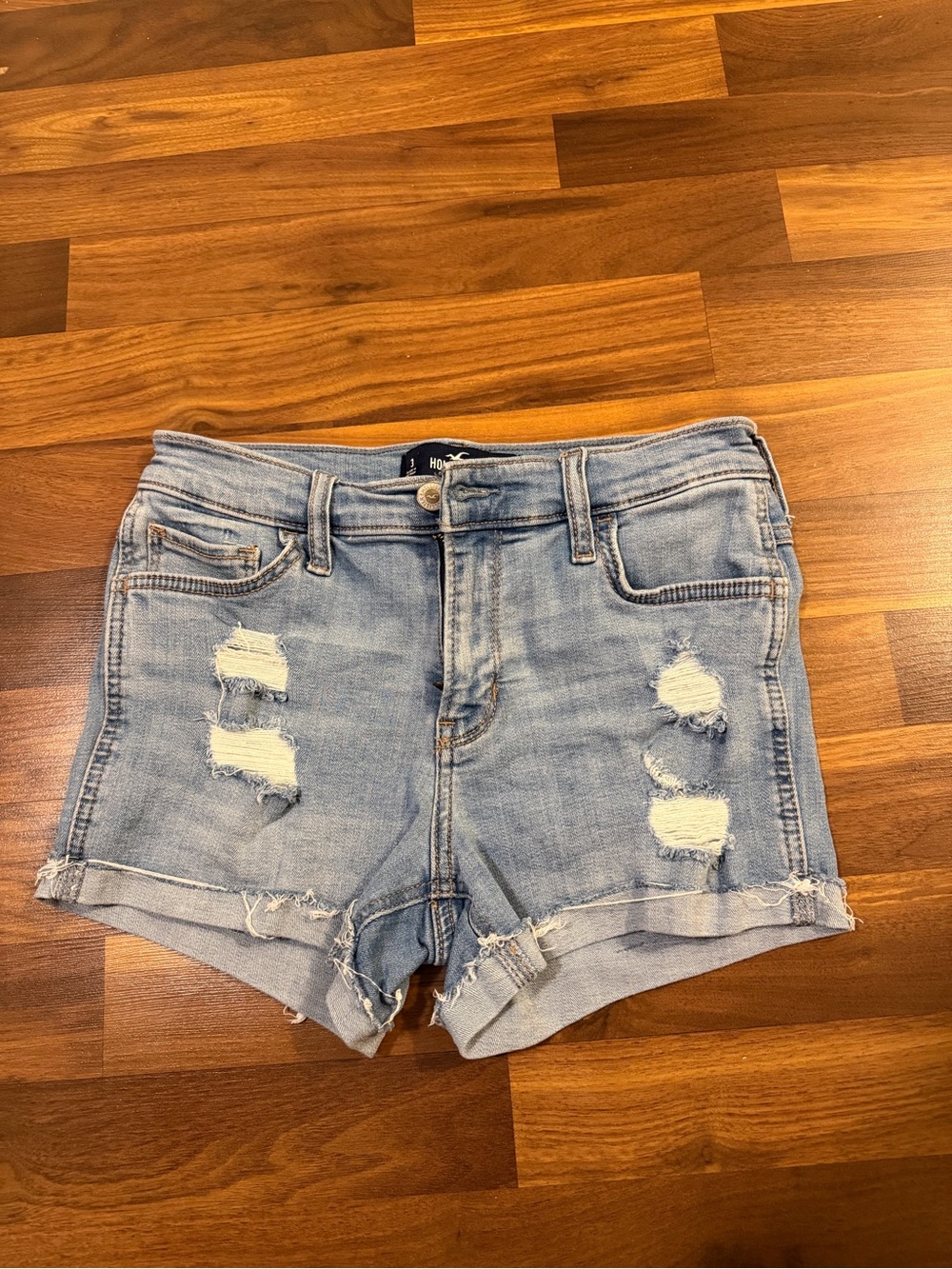 Hollister - Advanced Stretch Mid-Rise Denim Short